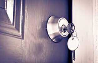 با جا ماندن کلید پشت درب ضد سرقت و معمولی چگونه درب را باز کنیم؟